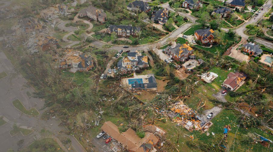 Why choose water damage restoration service for commercial flood cleanup in Vancouver